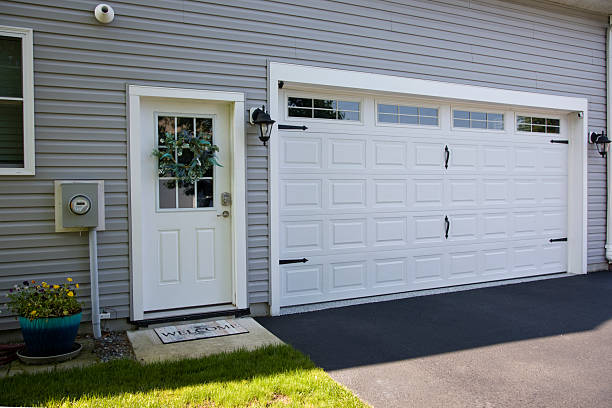 24/7 Emergency Garage Door Panel Replacement experts in West Portsmouth, OH